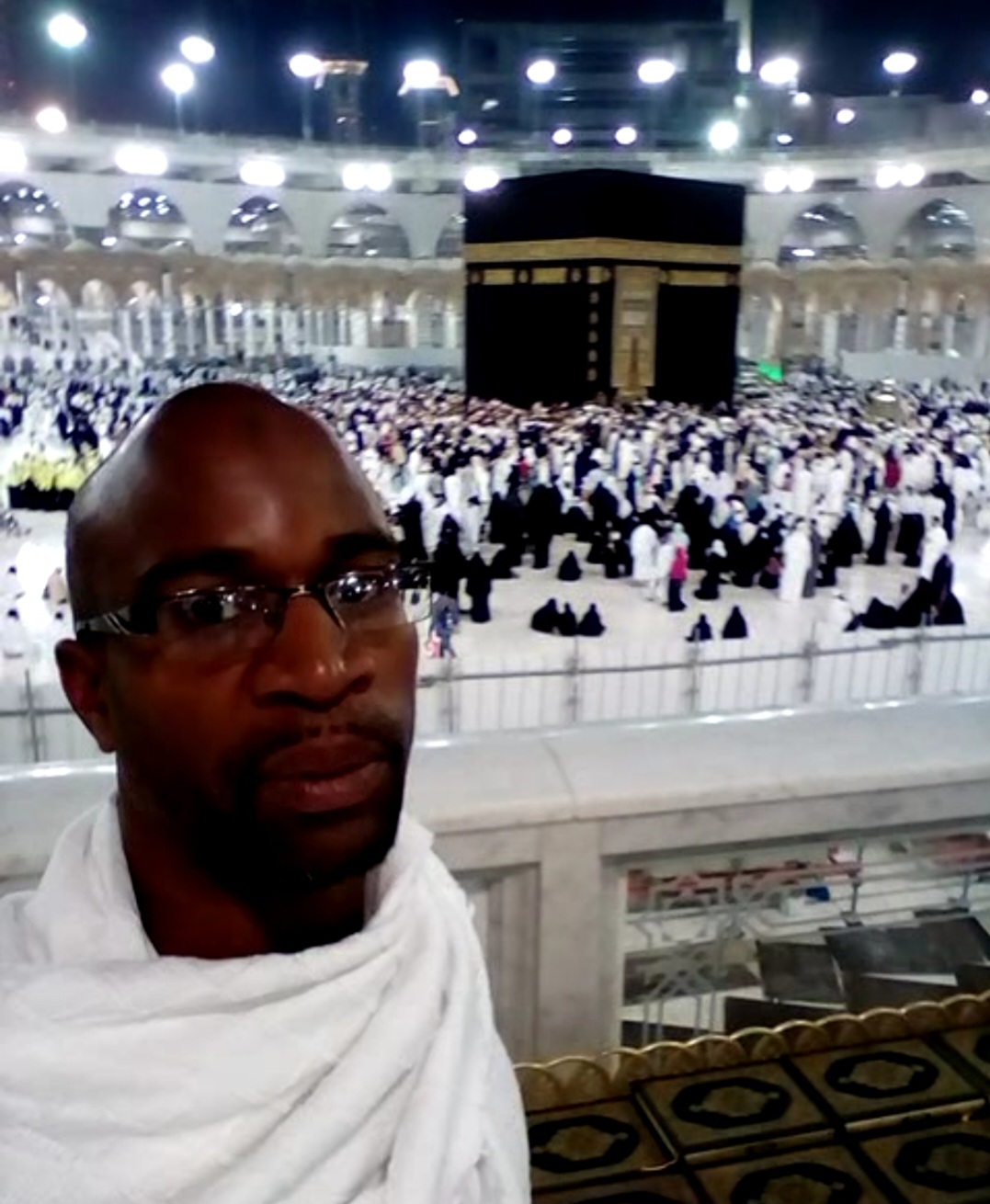 Abdul Matiyn at the Ka'bah in Makkah